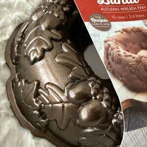 Nordic Ware Platinum Autumn Wreath Bundt Pan
